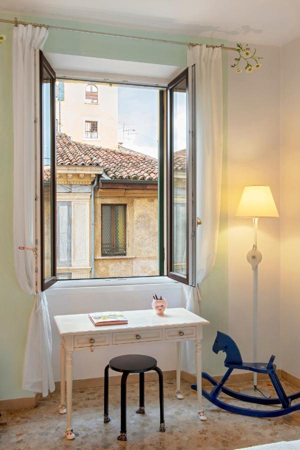 Billie's Flat White - Art & Design In Historic Centre Apartment *