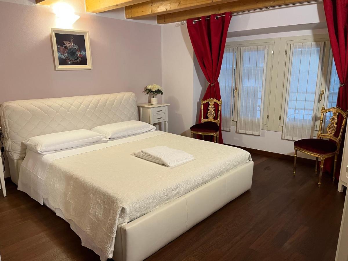 Dimora 4 Spade Guest house *