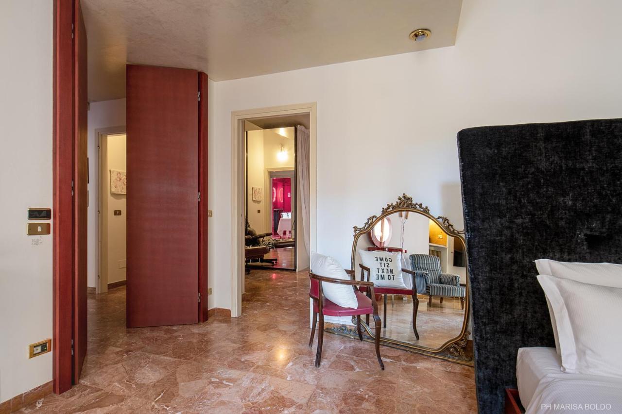 Appartement Billie's Flat Red - Art & Design In Historic Centre Verona