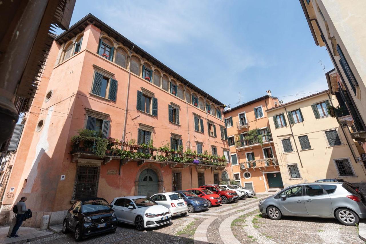 Romeo And Juliet Apartment Verona