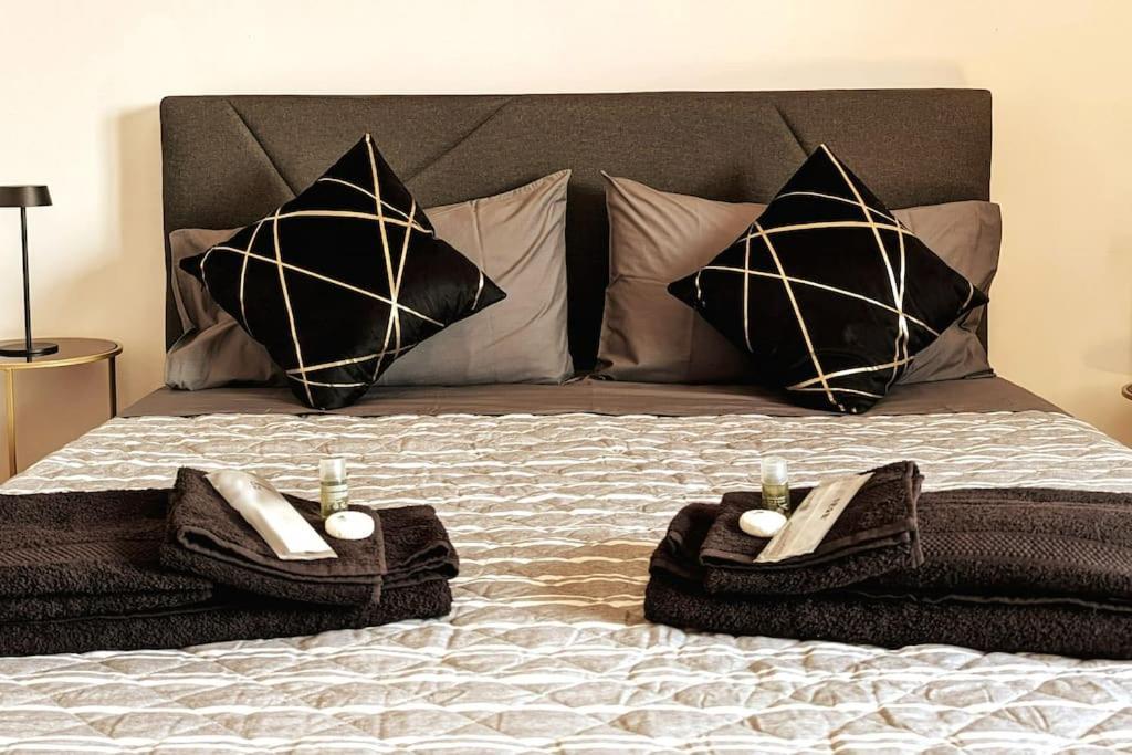 With Free Parking 5 Minutes Walk From Arena Verona