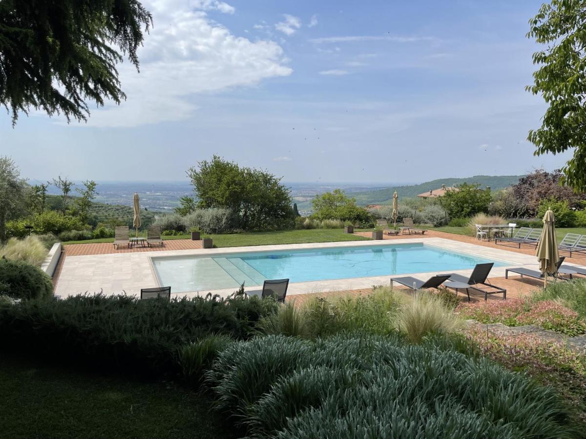 Torre Di Terzolan With Pool, Jacuzzi And Golf Putt Villa