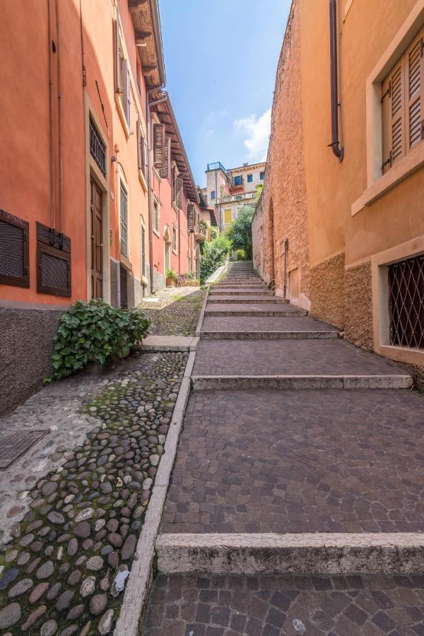 Appartamento Ponte Pietra No 5 Sulla Romantica Scalinata *