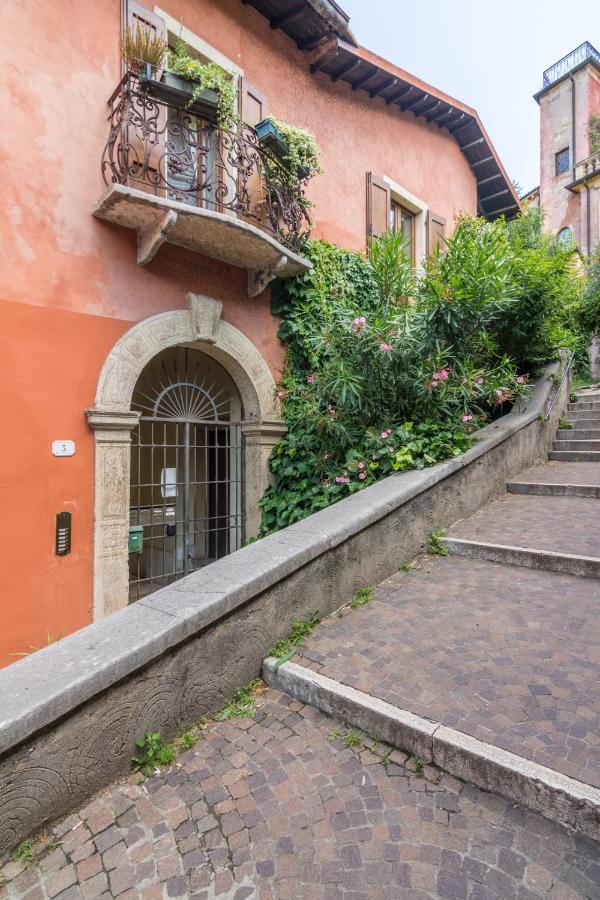 Appartamento Ponte Pietra No 5 Sulla Romantica Scalinata *