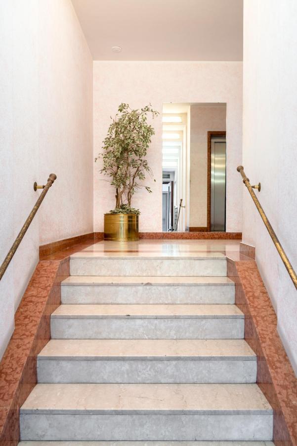 Design House 15min To City - Wifi & Free Parking *