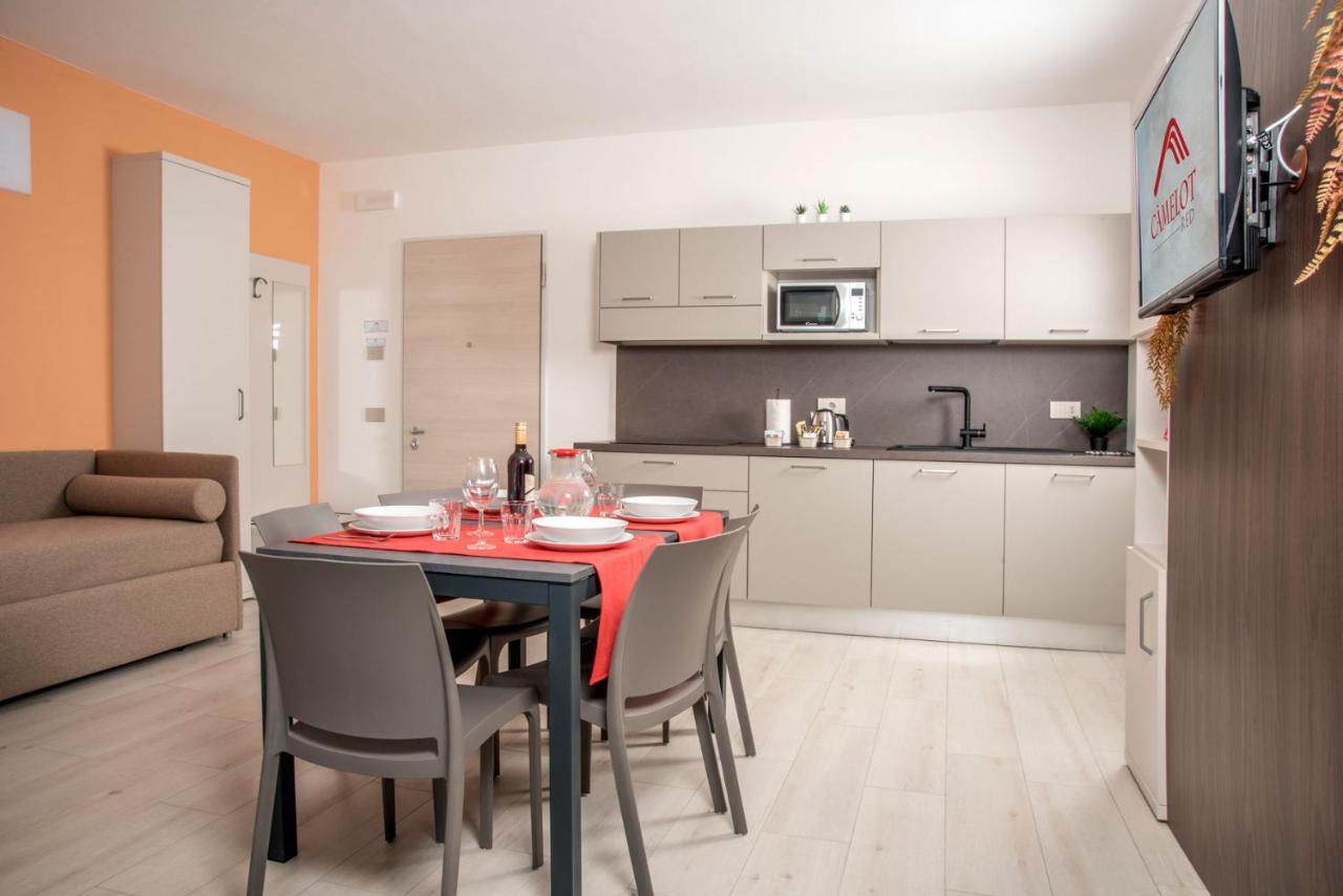 Apartment Camelot Red - Verona