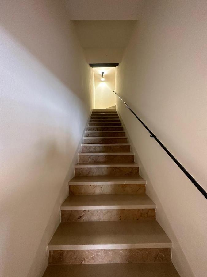 Apartment Dreaming Mazzanti 11