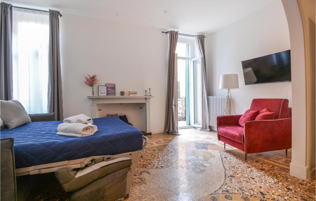 Beautiful In With Kitchenette * Verona