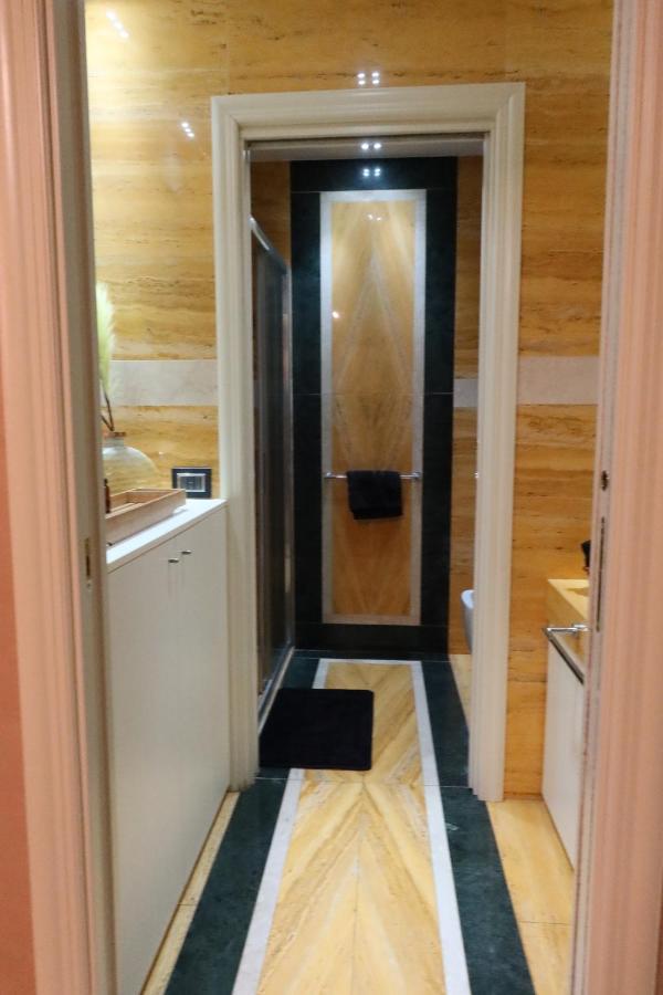 Huoneisto Luxury Flats Piazza Erbe, Floor 3 Verona