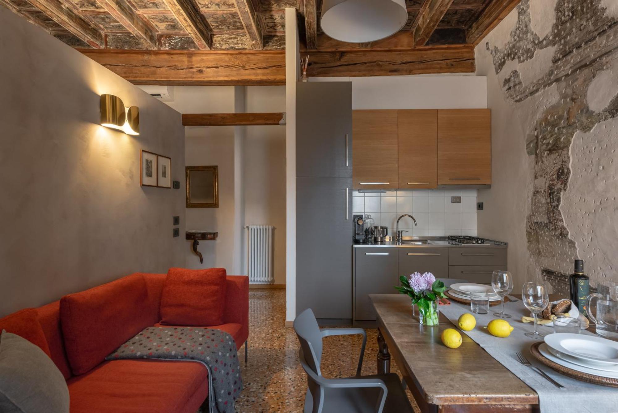 Residenza Roccamaggiore Apartment *