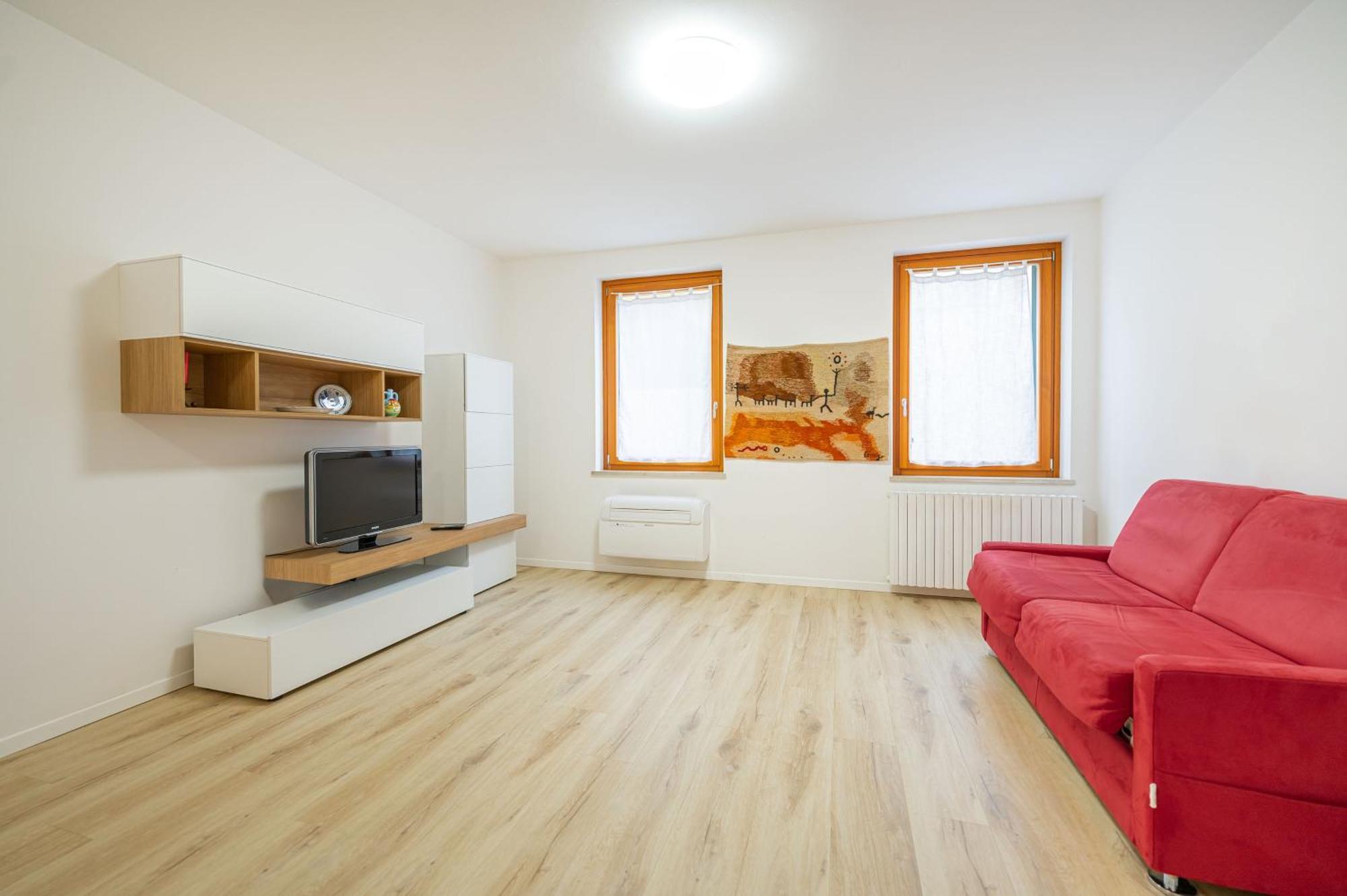 Arena Flat: Centre *