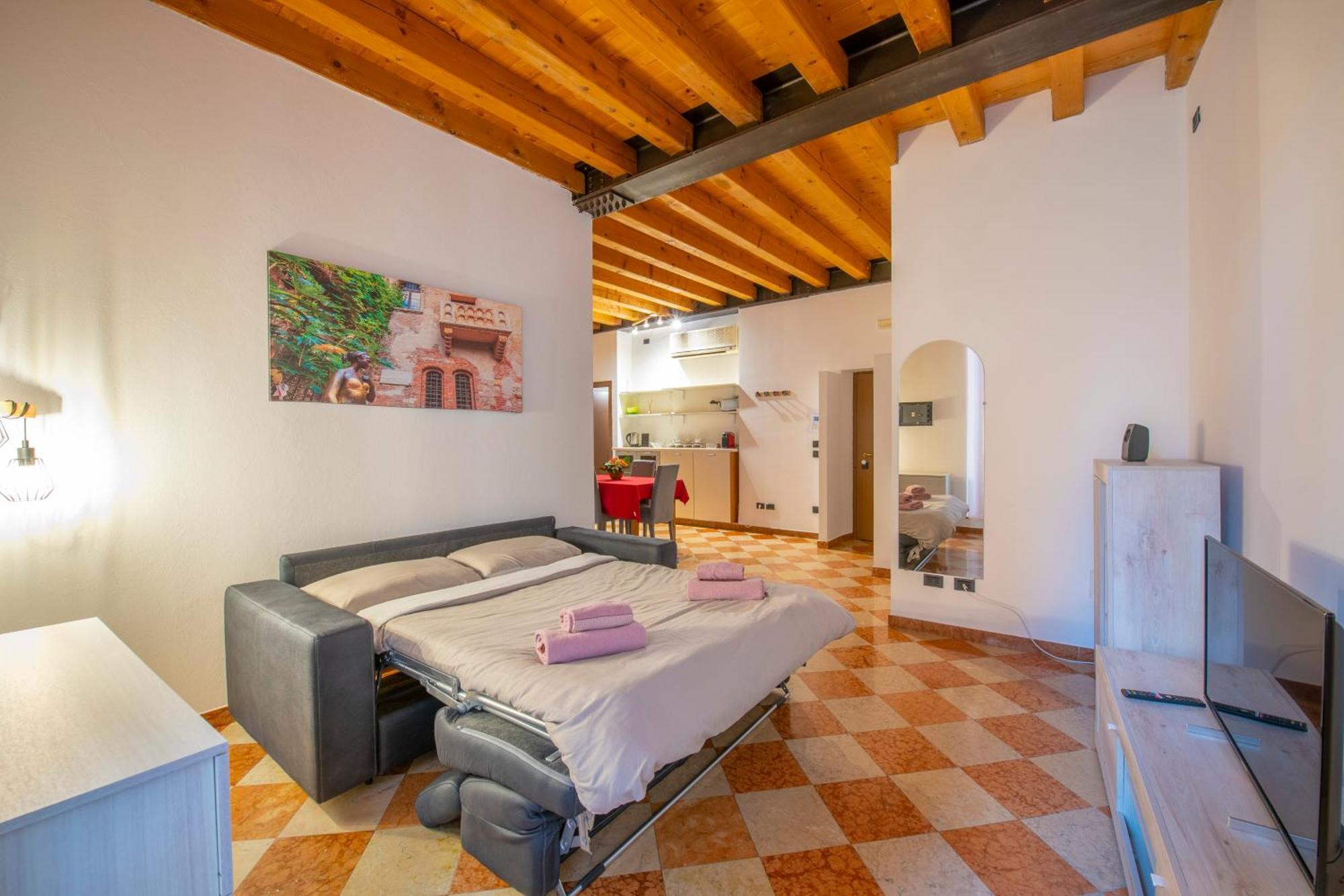 Palace Mazzini Center 1 Apartment