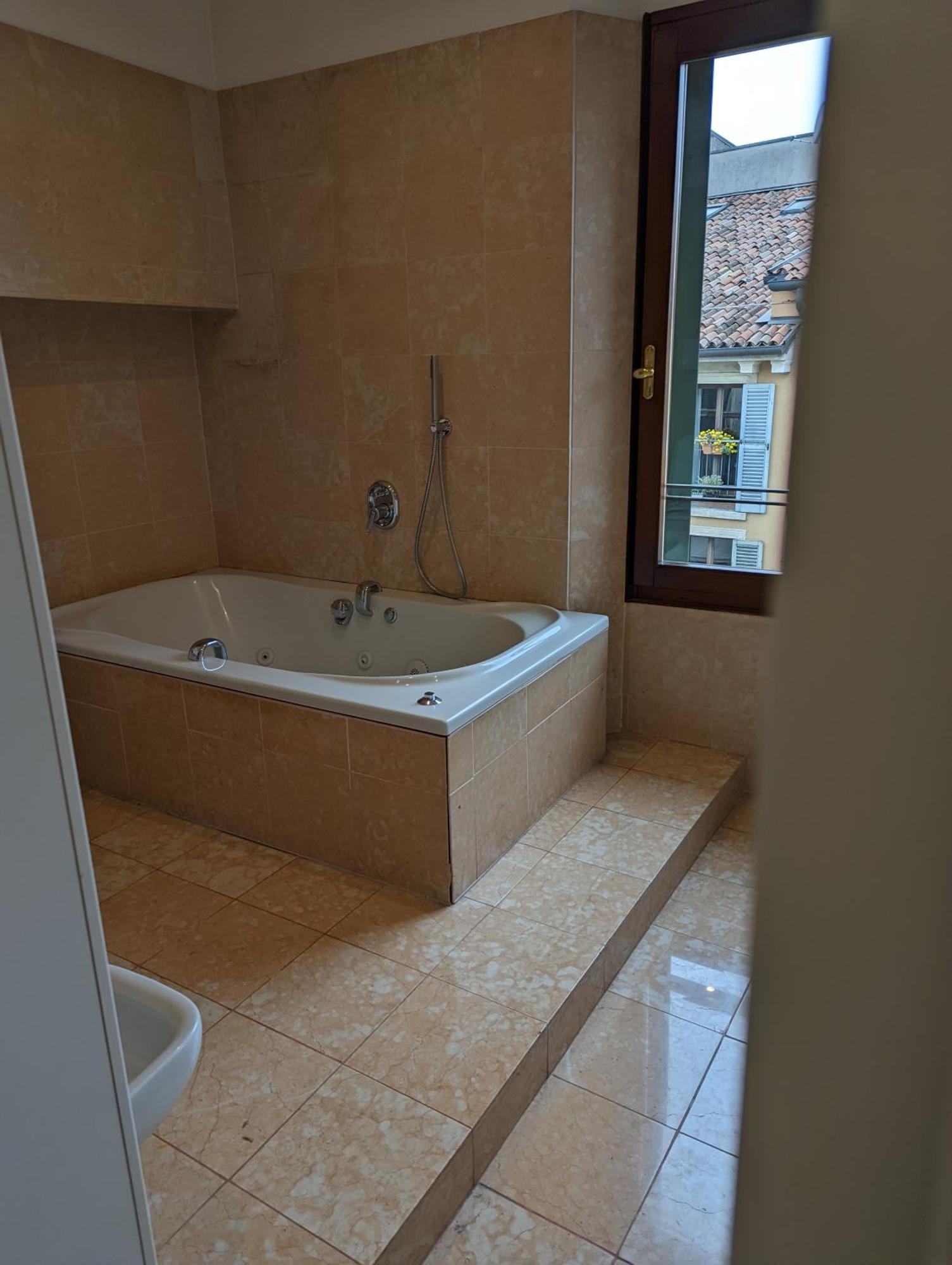 Enchanting Apartment Verona