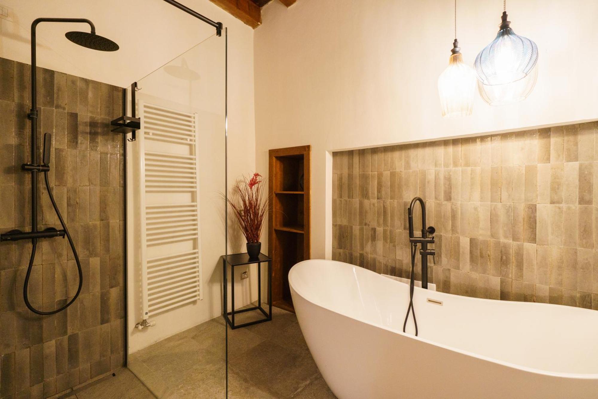Domus - Elegante Residenza Satiro Apartment *