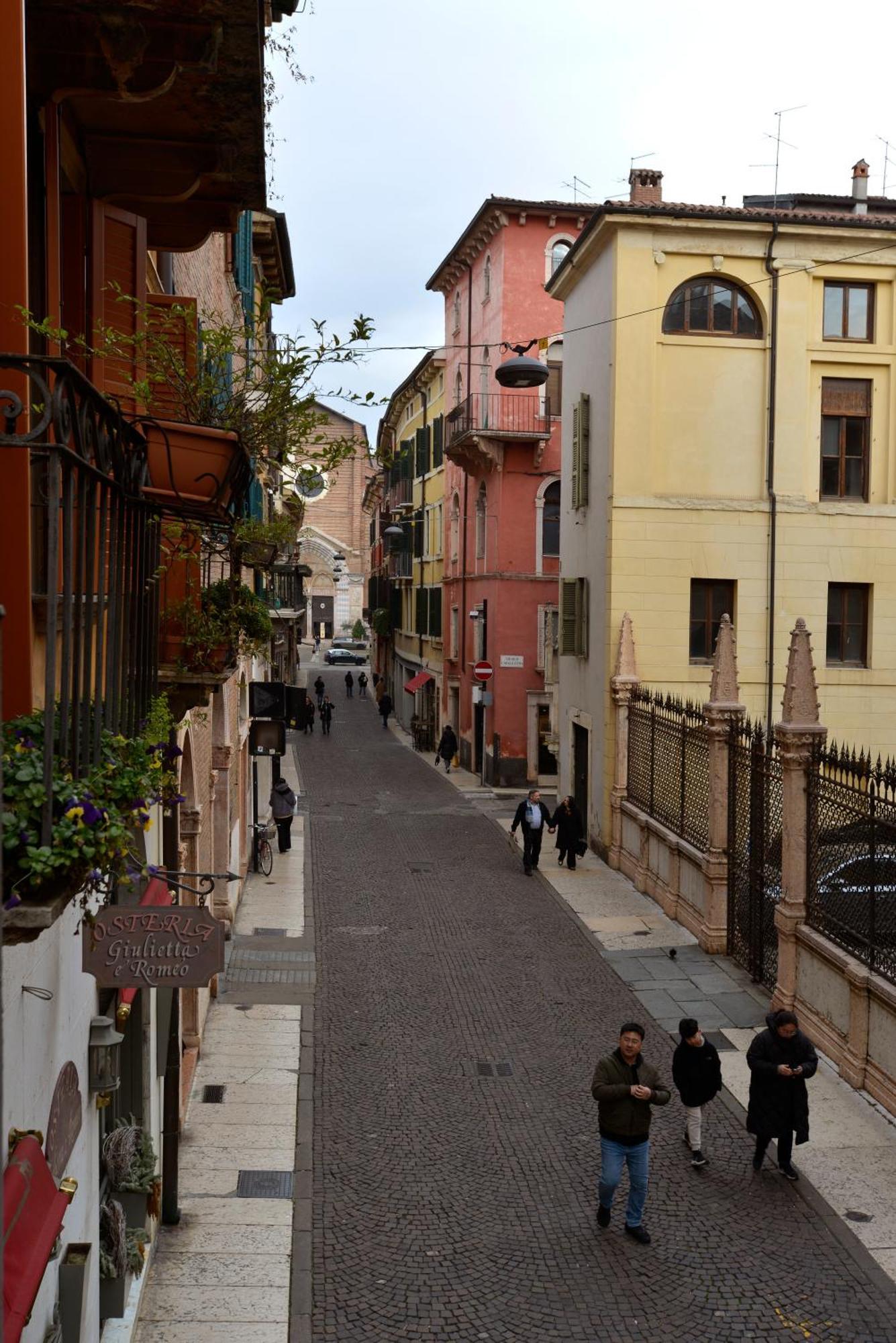 Giallo Dalia By Maison 73 * Verona