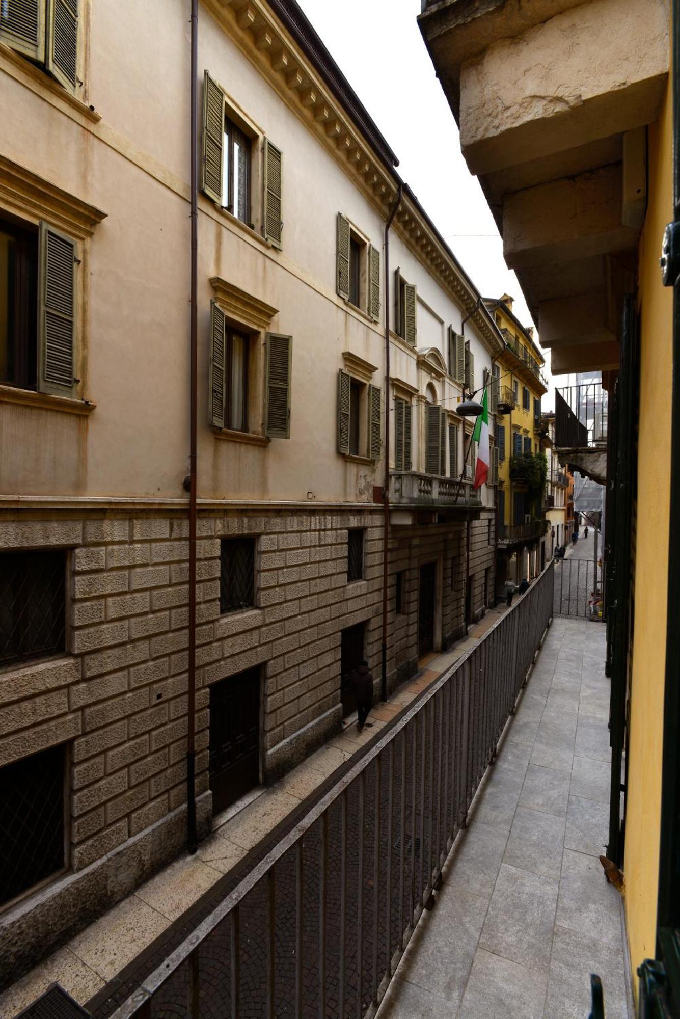 Giallo Dalia By Maison 73 Apartment Verona