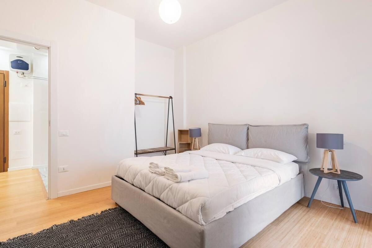 Vicolo Leoni 2brd Apartment