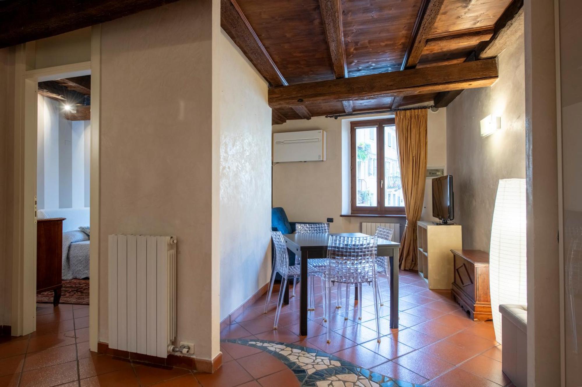 Ai Piedi Del Castello / 4pl / Apt. Full Verona