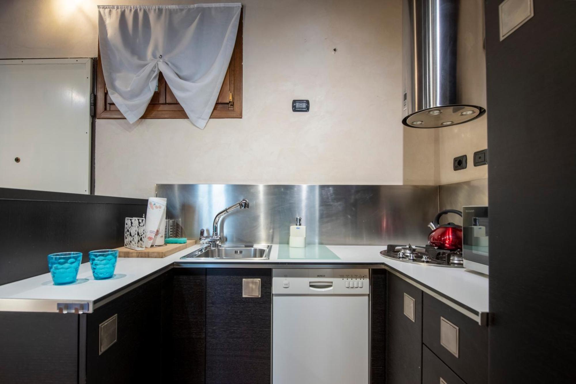 Apartment Ai Piedi Del Castello / 4pl / Apt. Full Verona