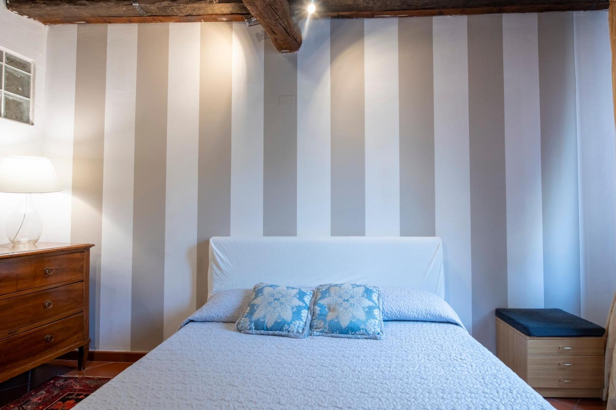 Ai Piedi Del Castello / 4pl / Apt. Full * Verona