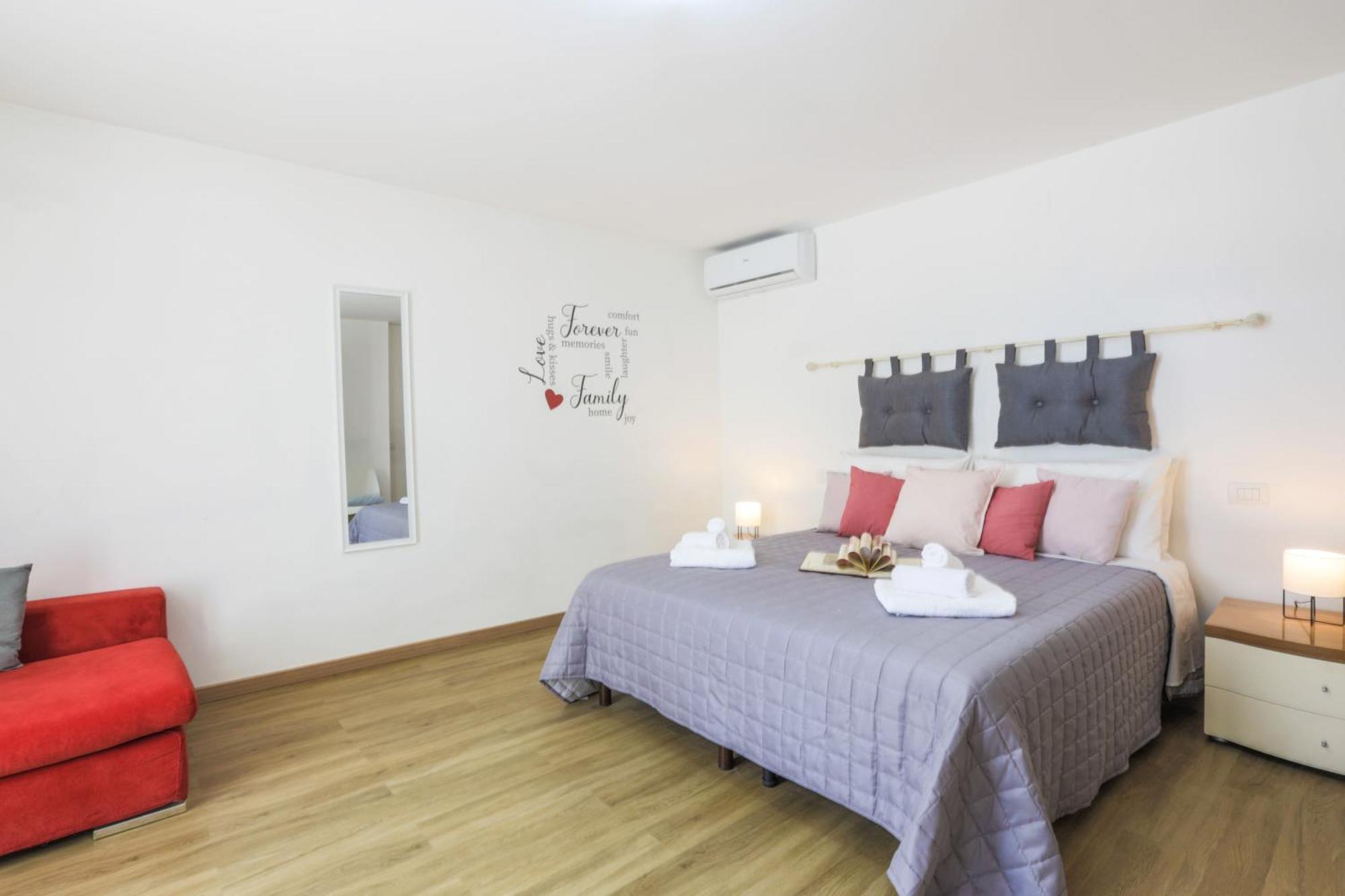 Apartment Elegant Apartment: Free Netflix, Wi-fi & Parking