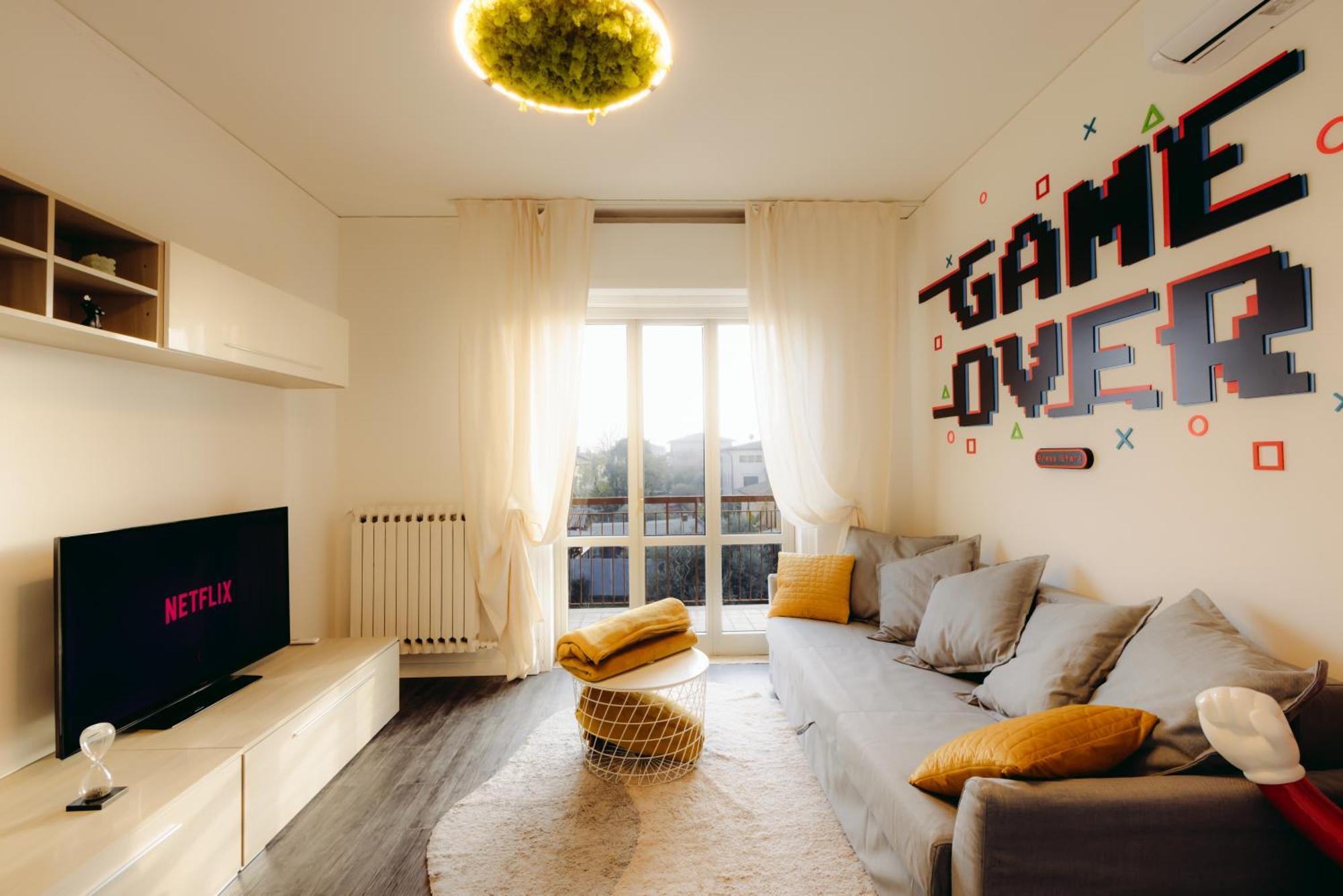 Apartment Arcade House Fiera Netflix + Videogame