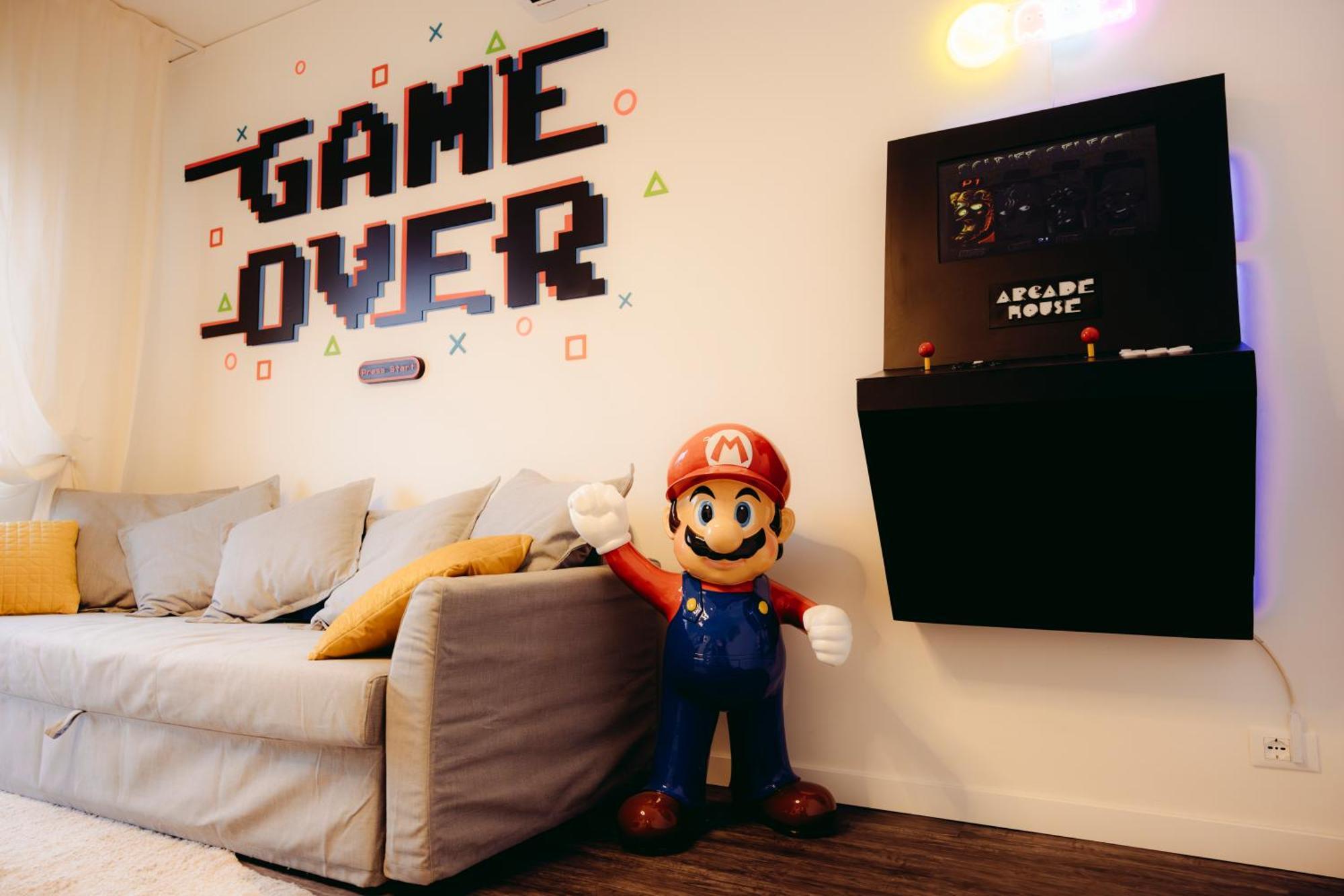 Arcade House Fiera Netflix + Videogame Apartment
