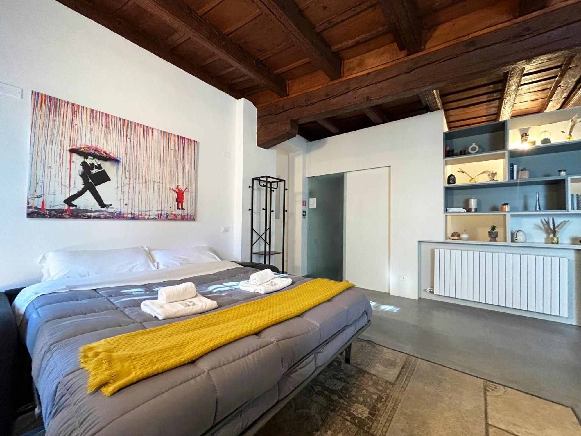 15th Century Loft - Centre