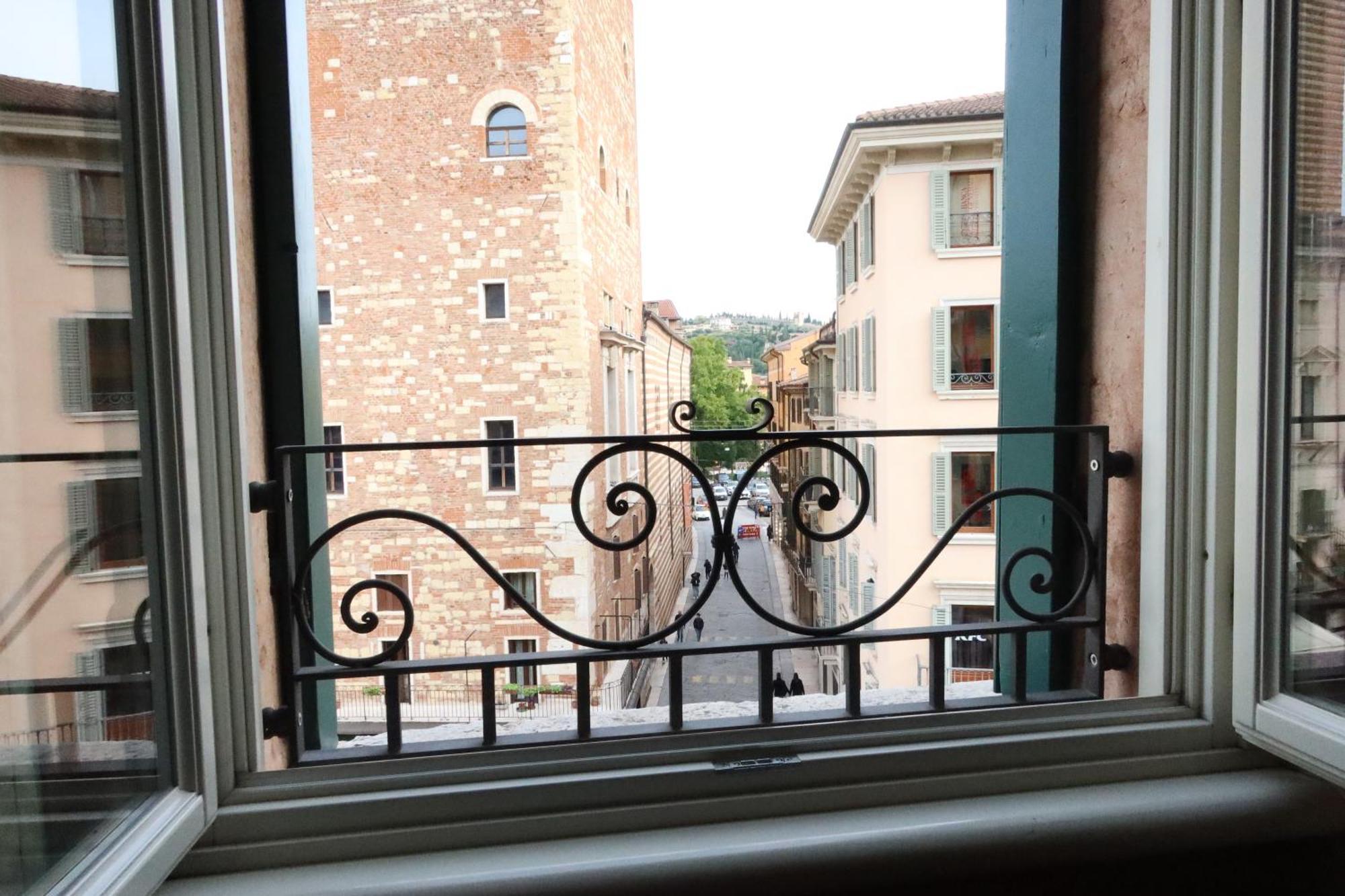 Huoneisto Luxury Flats Piazza Erbe, Floor 3 *