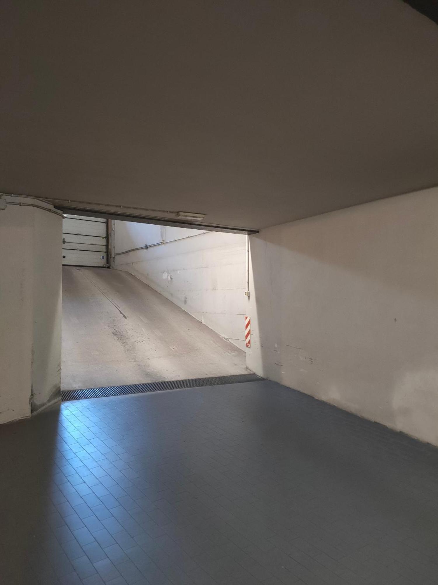 Relais + Private Parking Apartment Verona