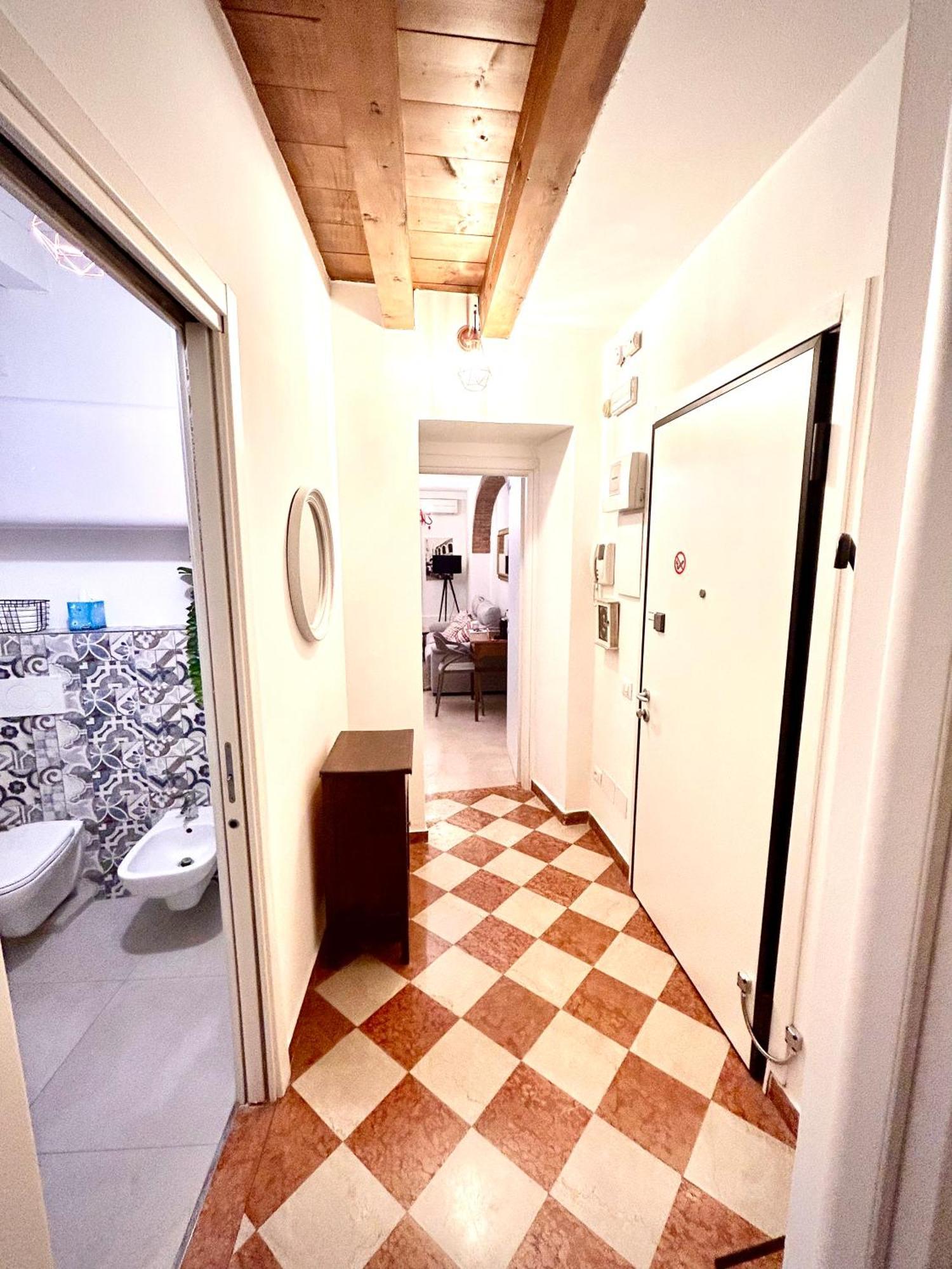 Rosso Suite-free Parking *