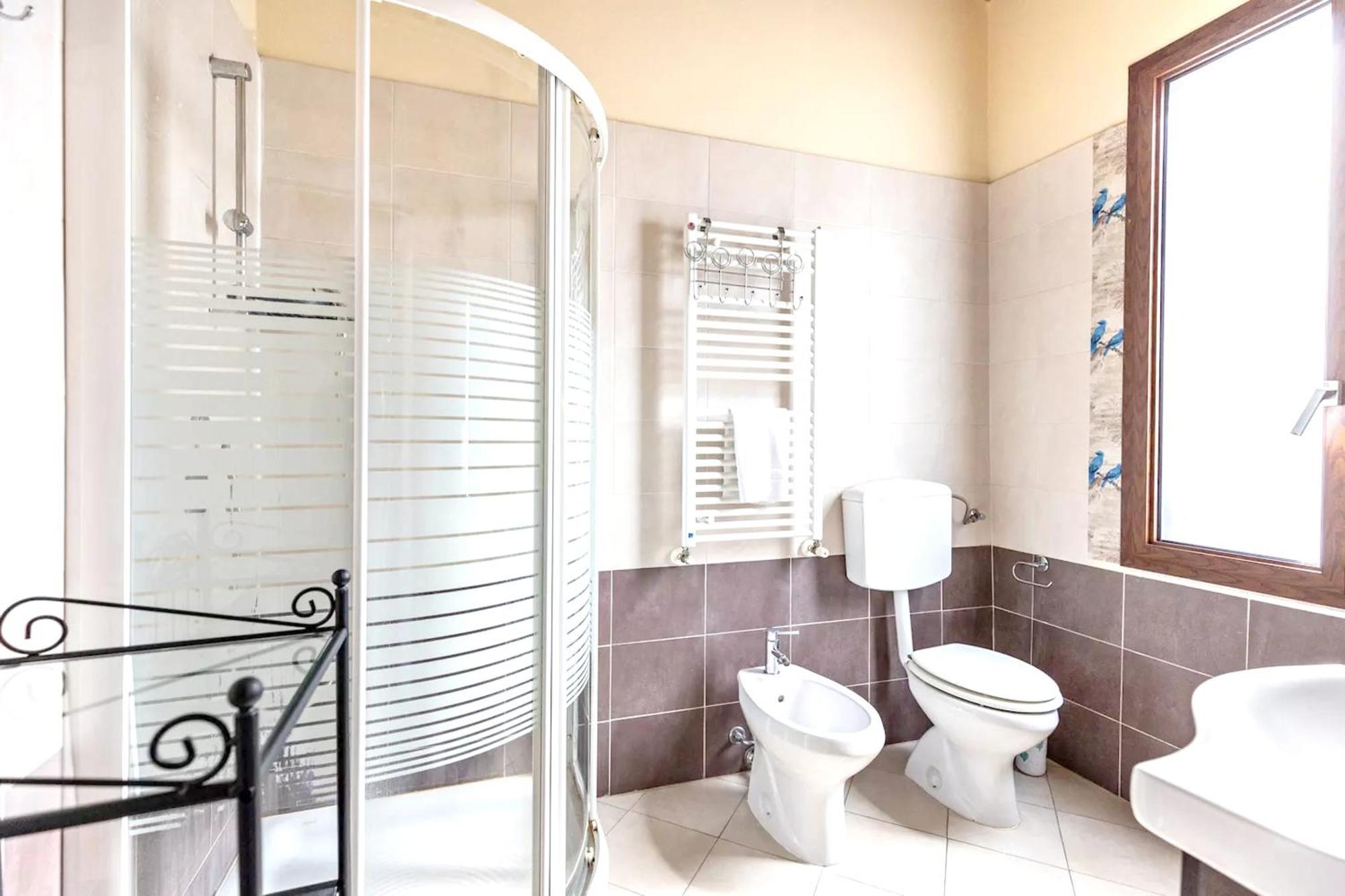 Elegant In 75 M² With Balcony