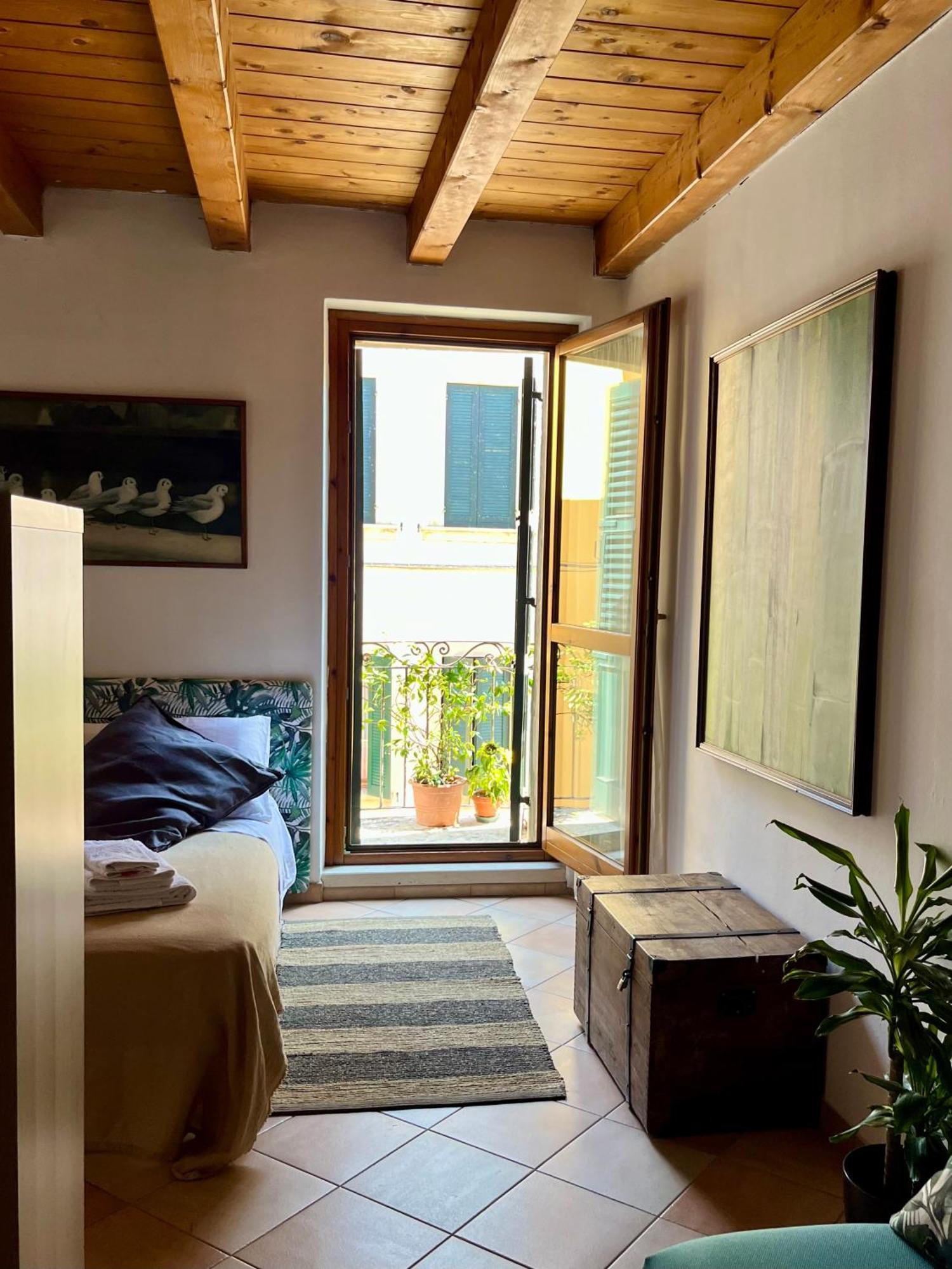 Bright, Cozy In The Heart Of Apartment