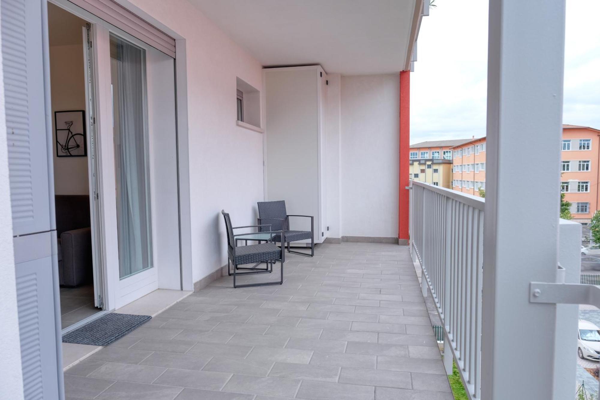 Al 45 B.go Roma -vr- Con Garage Apartment