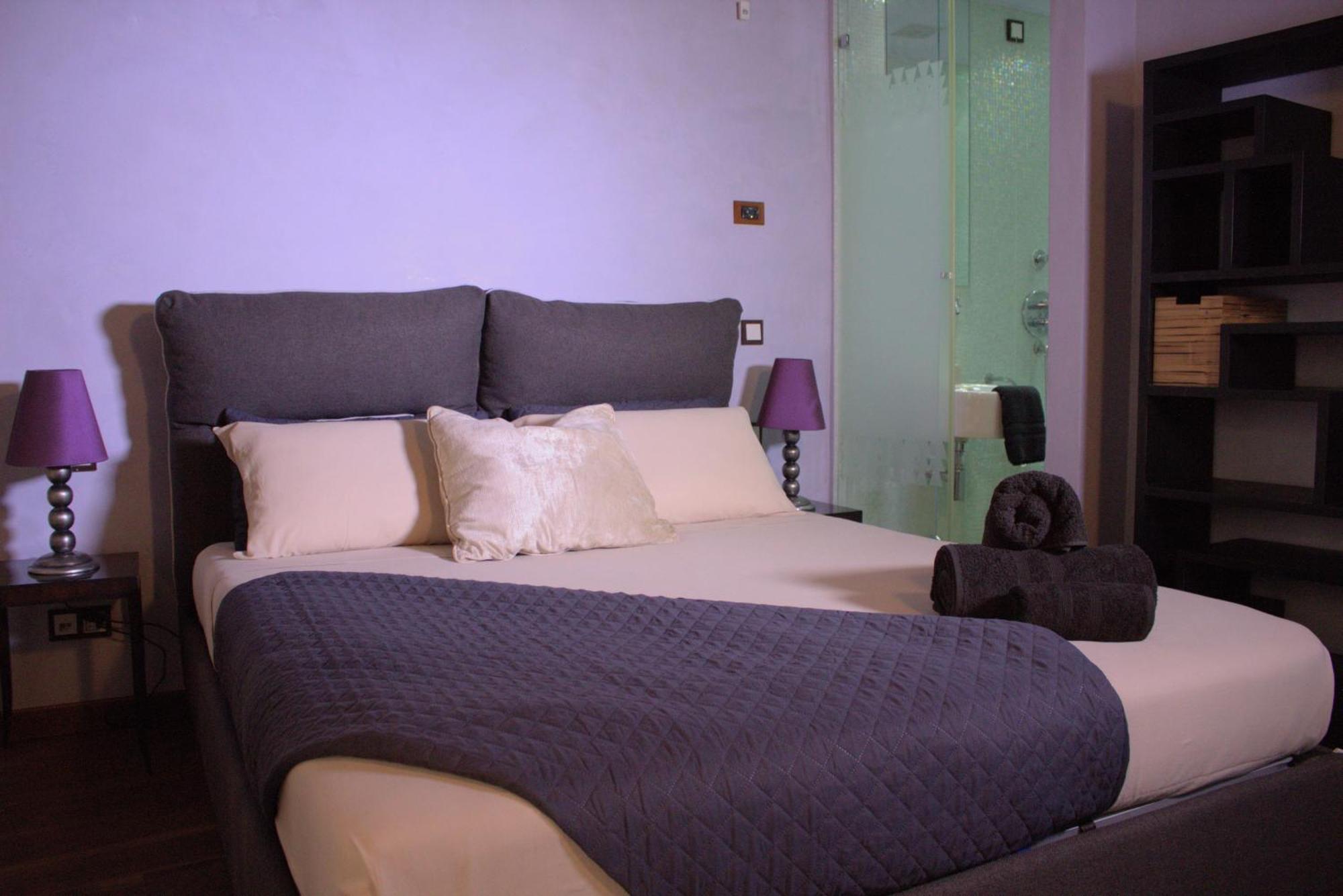 Luxury Flats , Piazza Erbe With Balcony On Main Square *