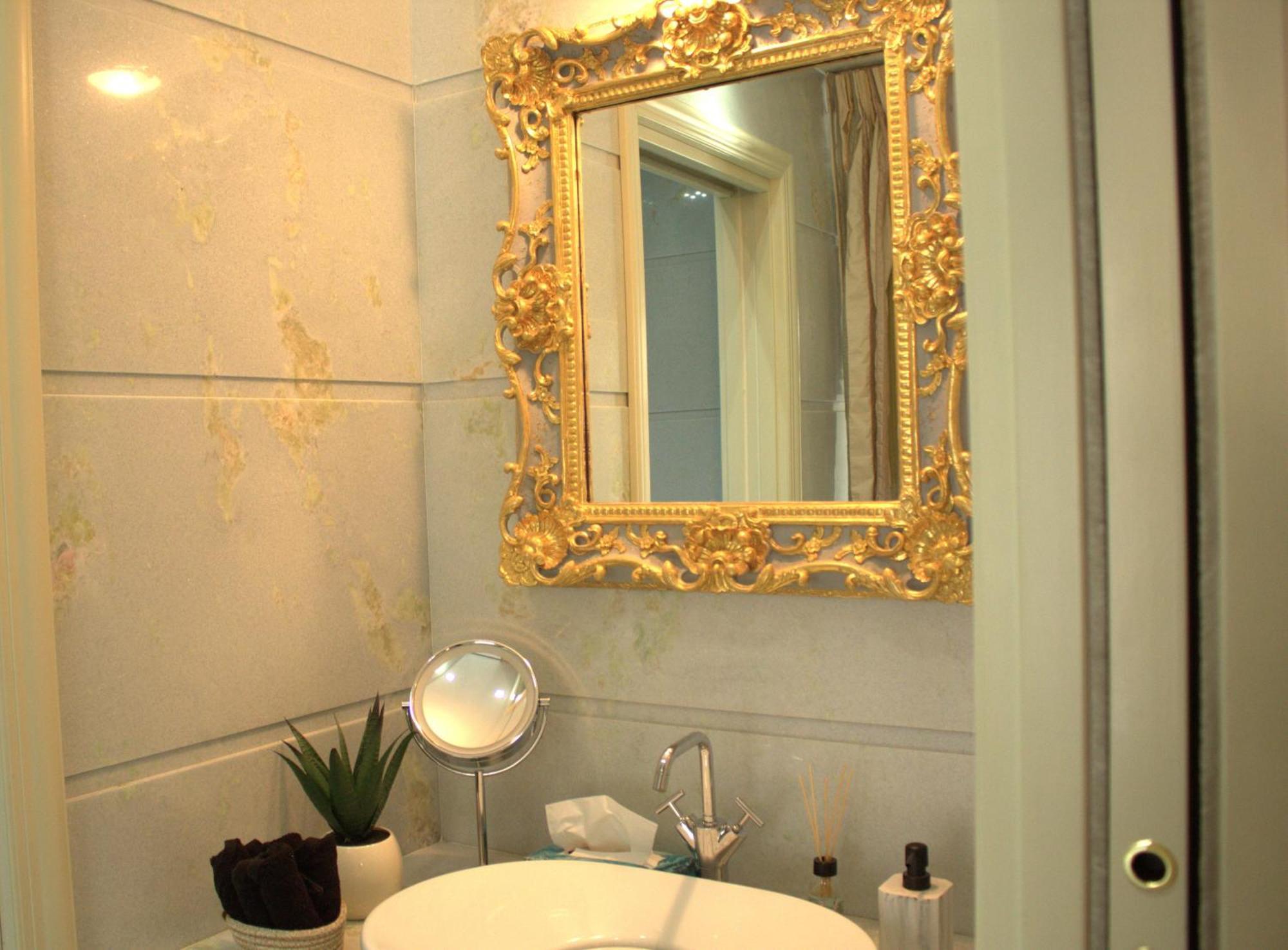 Luxury Flats , Piazza Erbe With Balcony On Main Square Apartment *