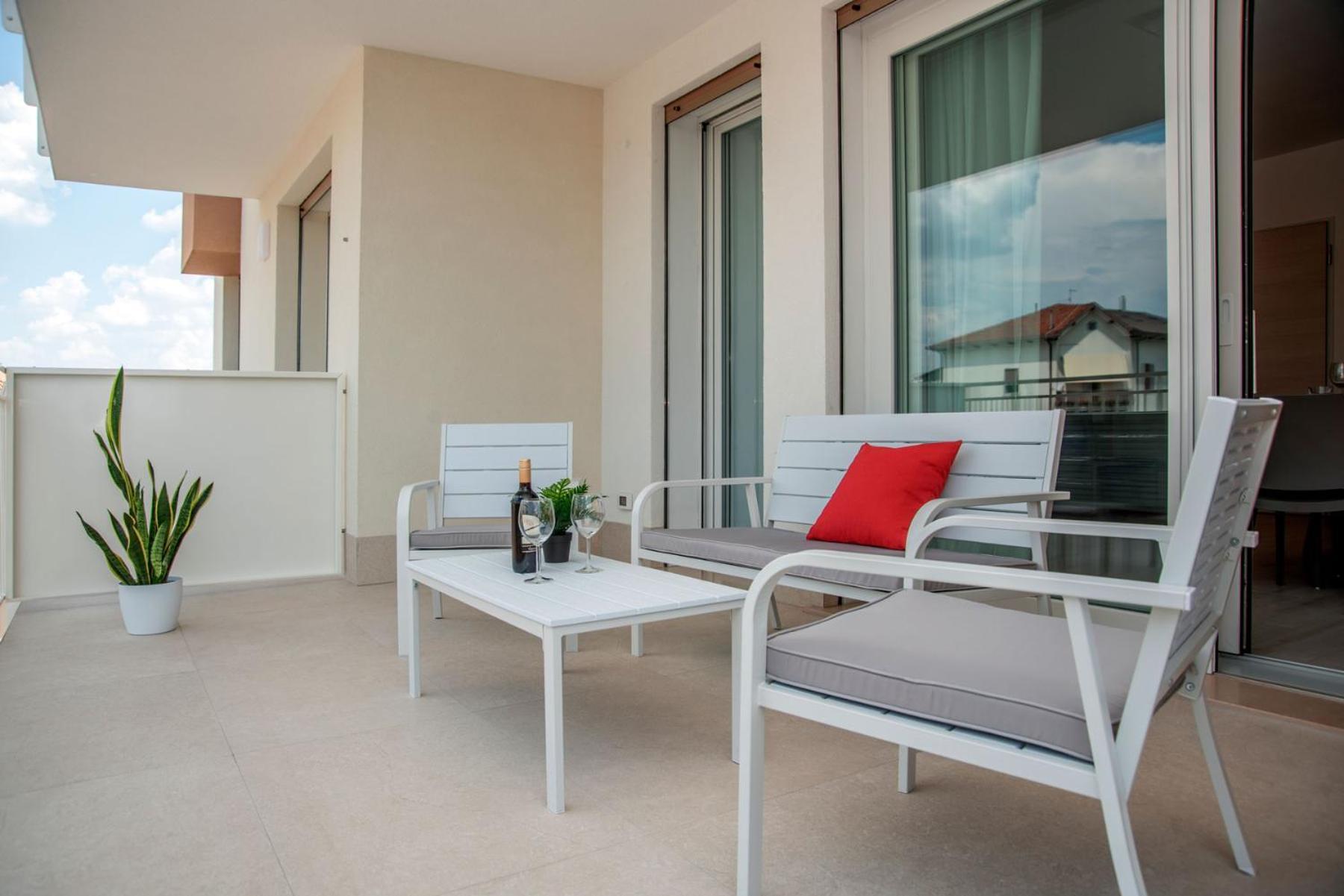 Camelot Red - Apartment