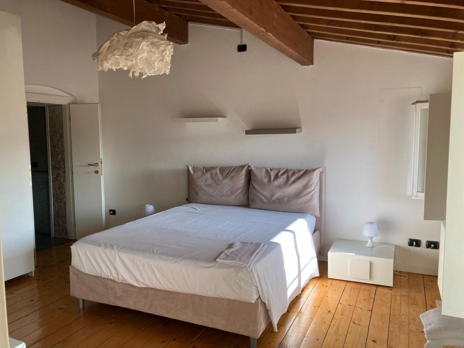 Apartment Via Fama, 7, Vista Sui Tetti Di *