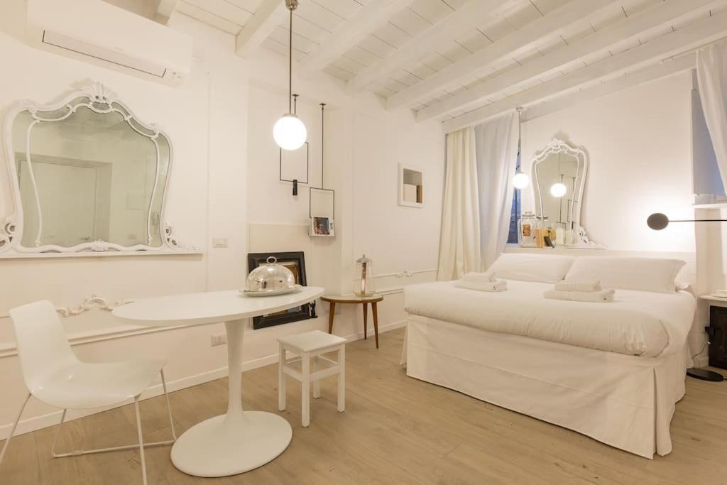 Apartment Punto Fermo In Center 023091-loc-01911