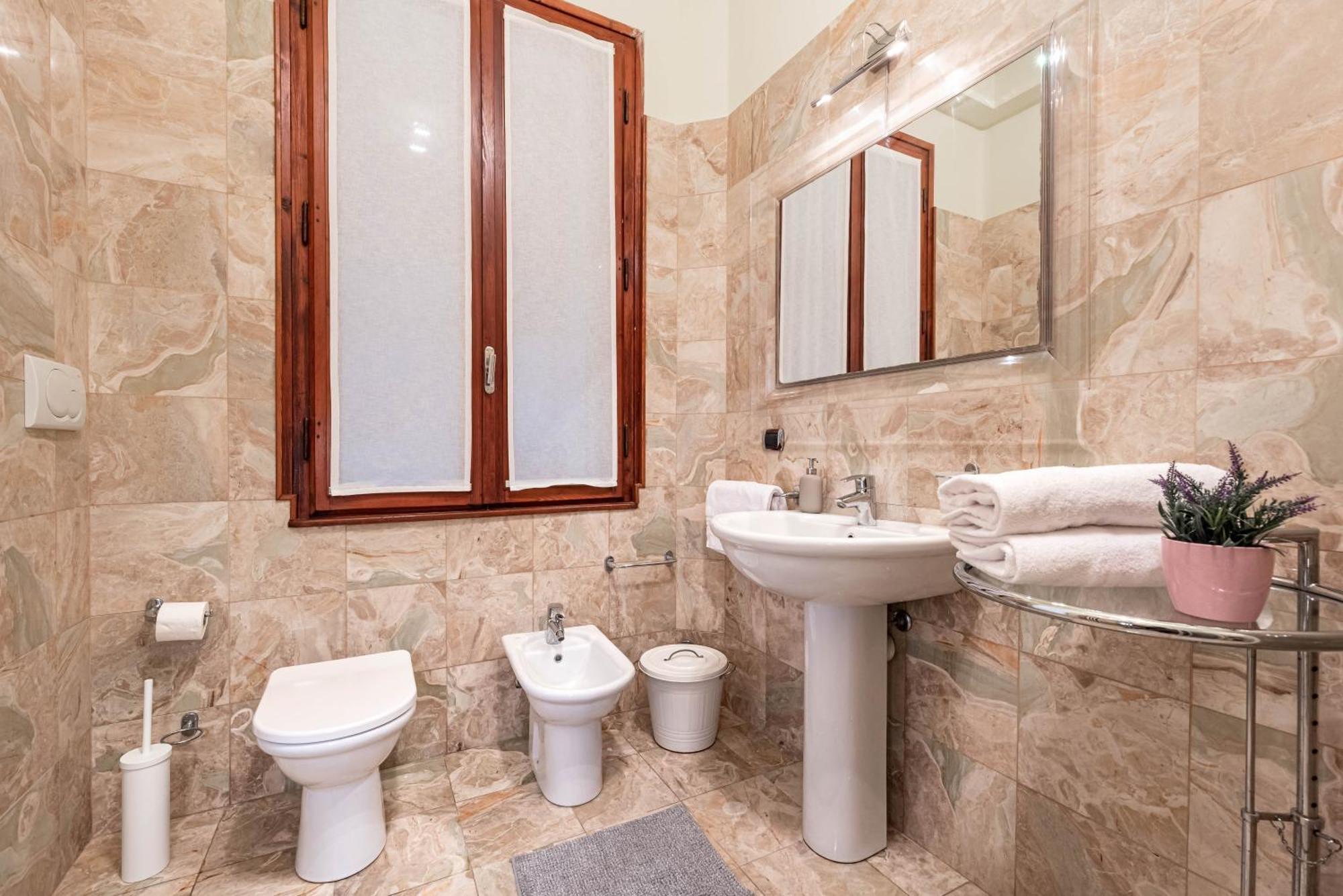 Piazza Isolo Apartment *