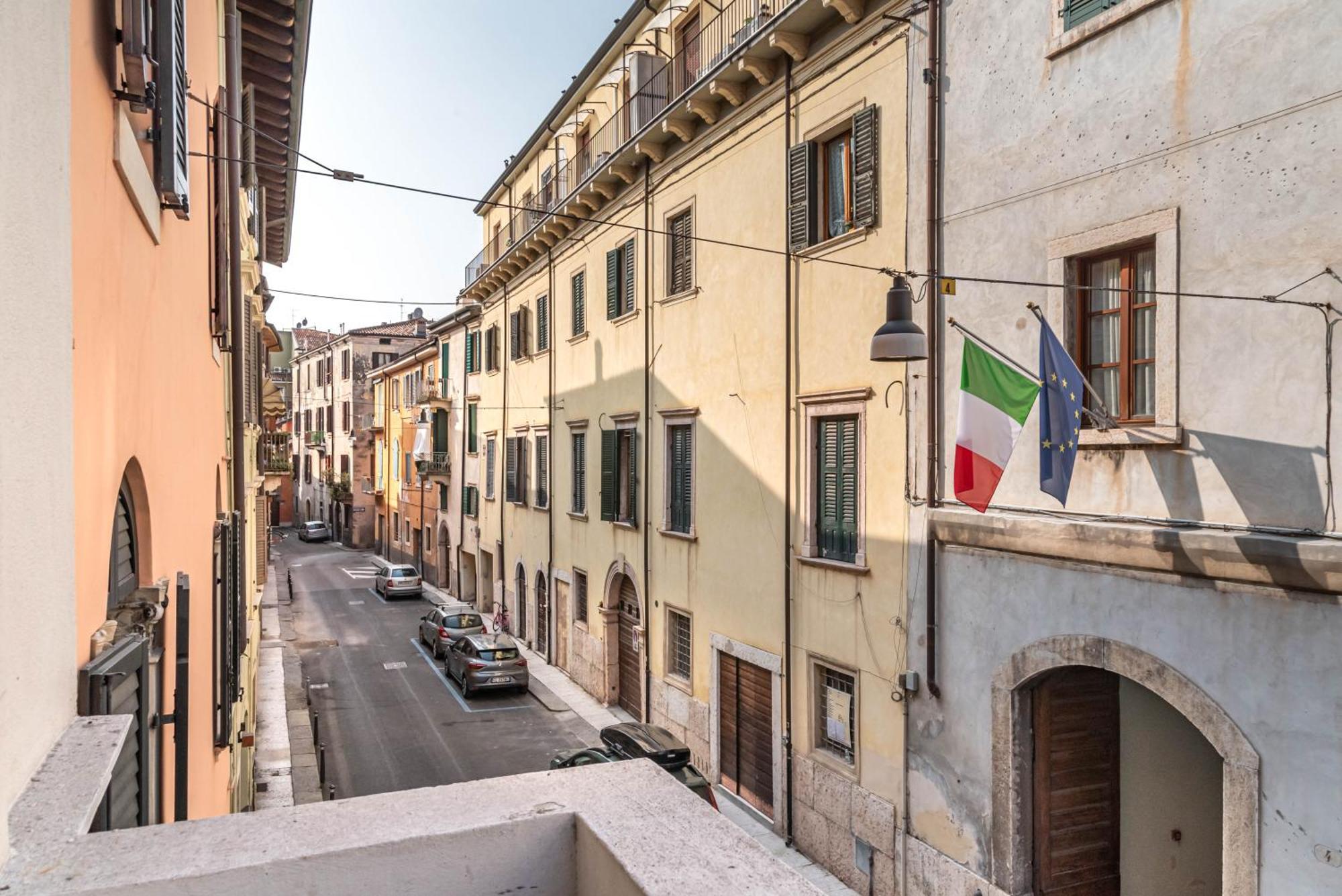 Piazza Isolo *