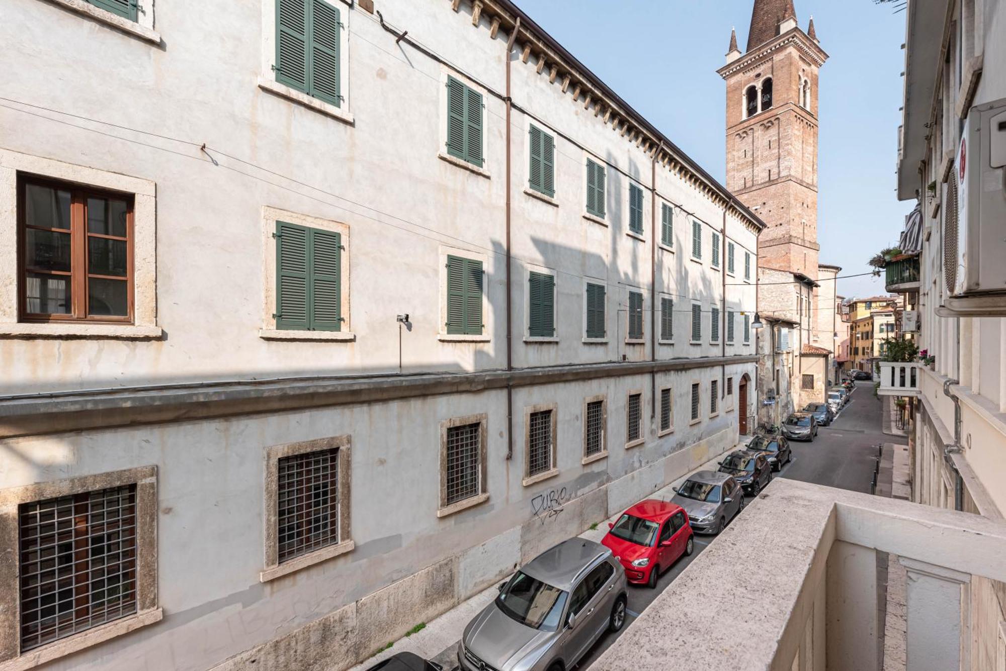 Piazza Isolo Verona
