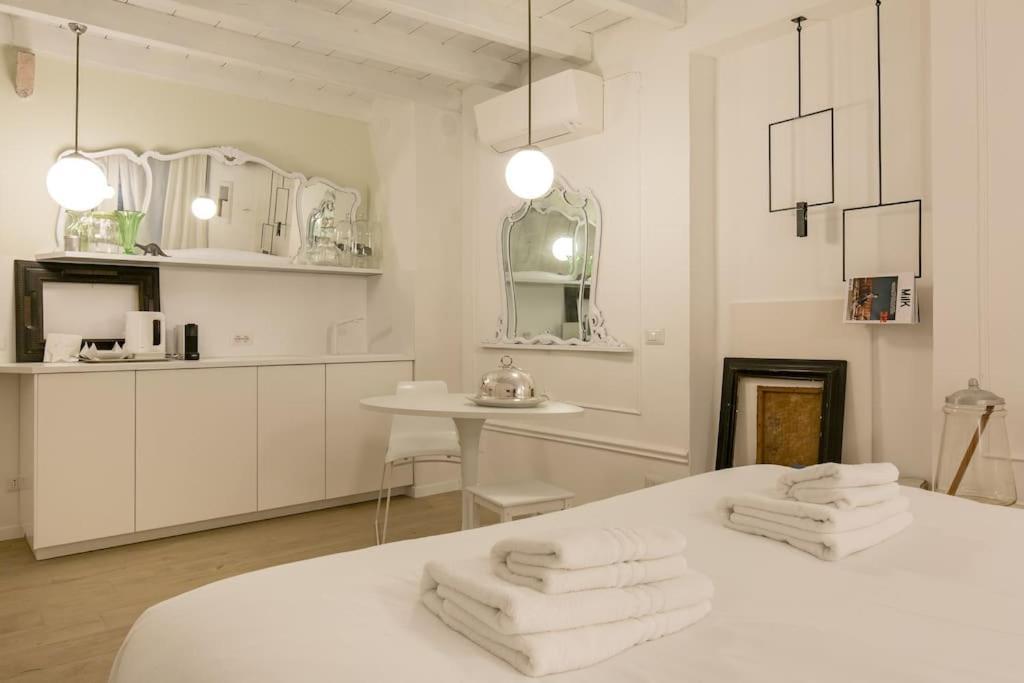 Punto Fermo In Center 023091-loc-01911 *
