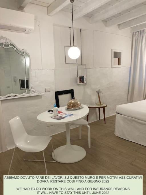 Punto Fermo In Center 023091-loc-01911 *