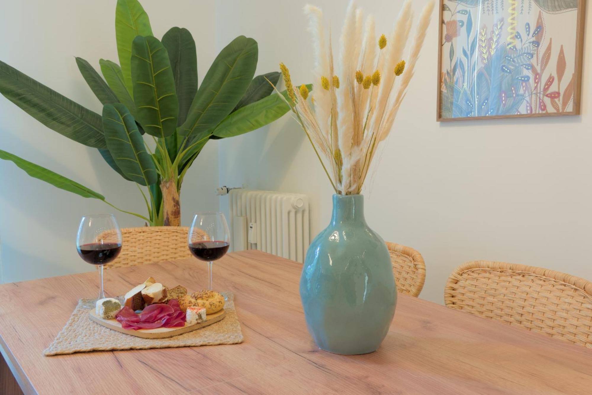 Atelier River Charm Near Adige, Center & Game Apartment *