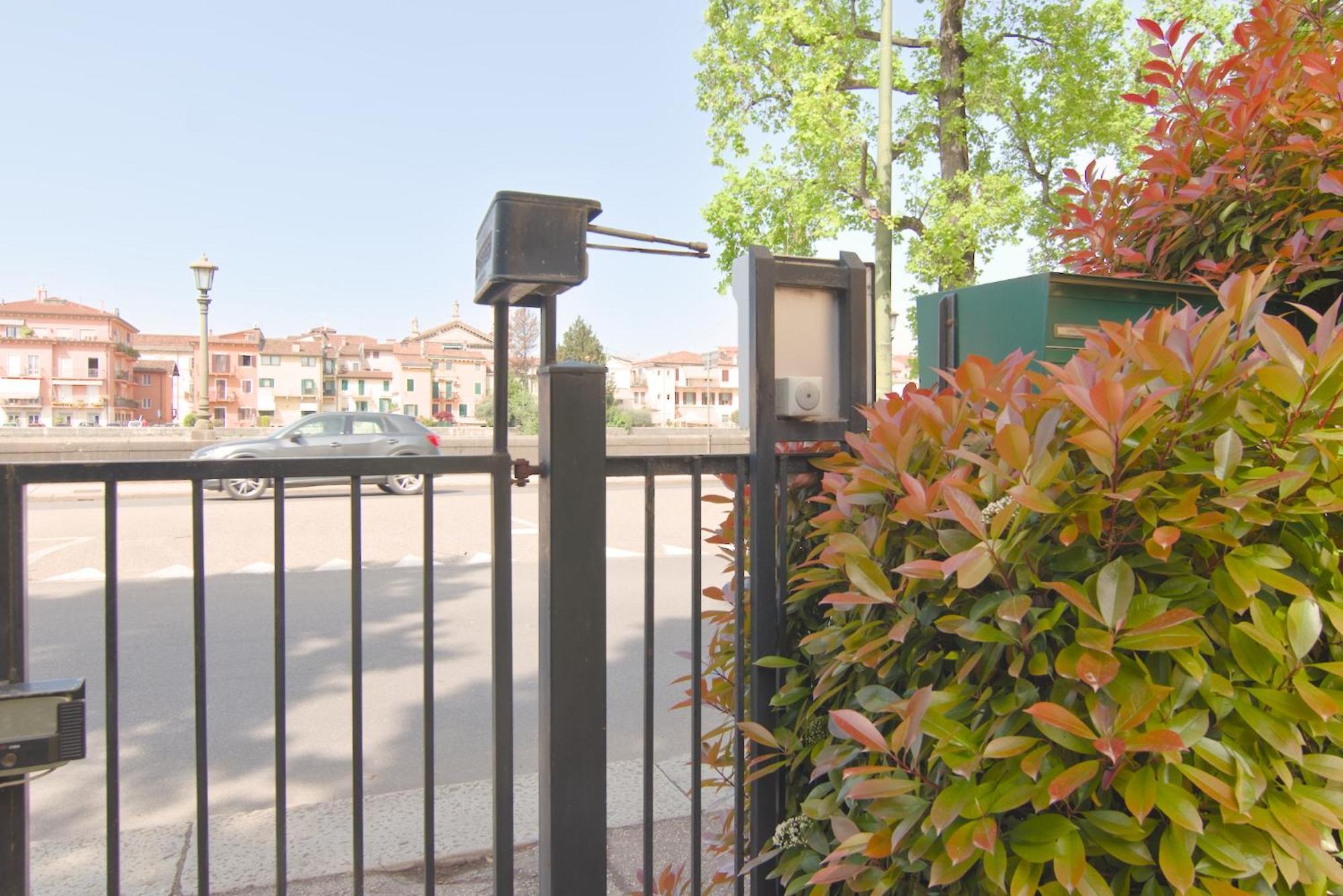 Atelier River Charm Near Adige, Center & Game Apartment Verona