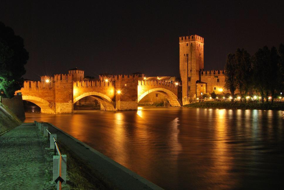 Mela Verona