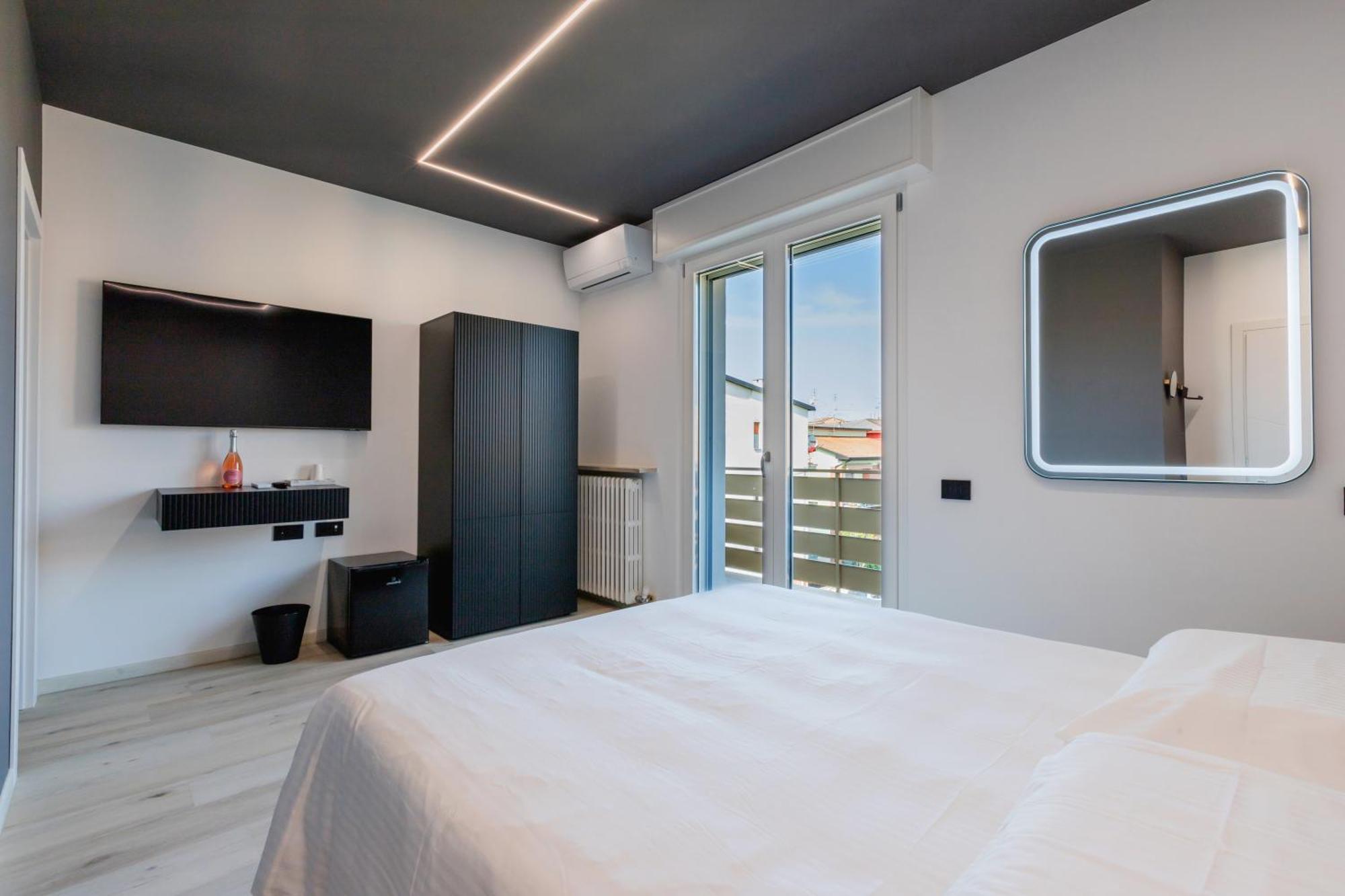 Borgo Roma Luxury & *