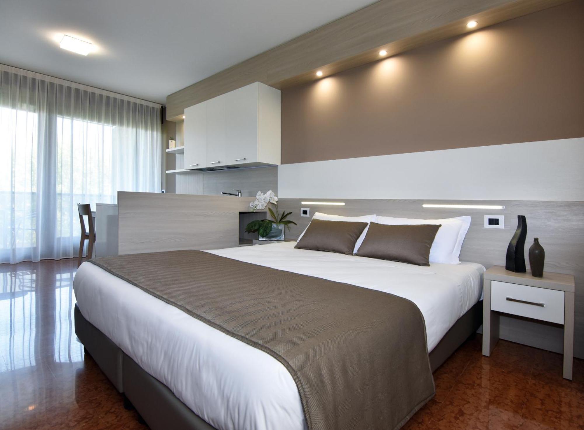 All'adige Aparthotel 2*