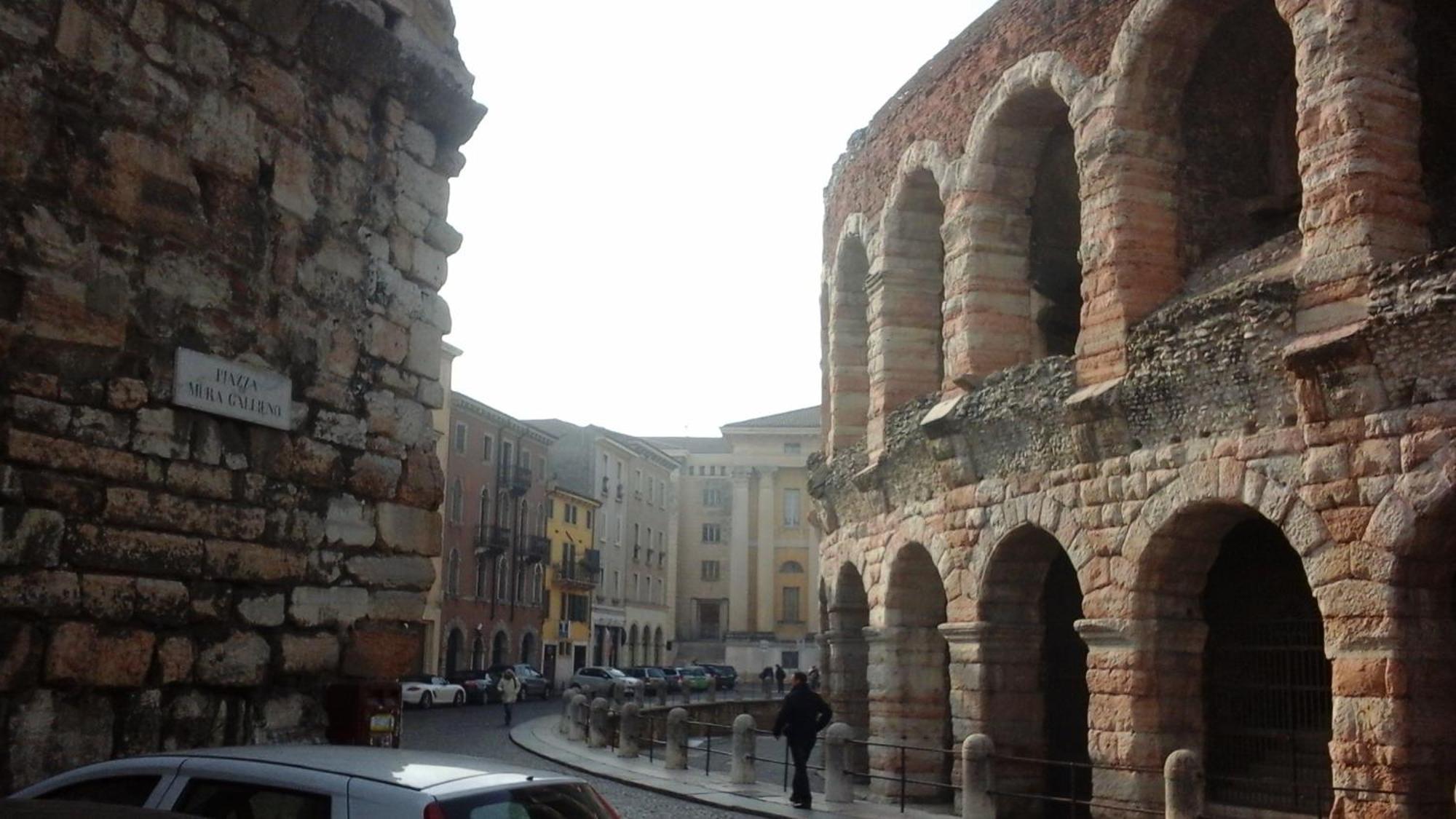 Arena Luxury 2* Verona